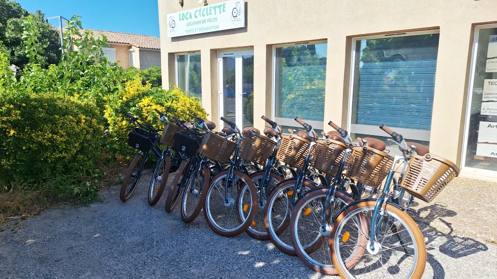 Loca Cyclette, location de vélos électriques ou classiques au Pradet - VAR. VAE, enfants, remorques,... Réservez en ligne facilement.